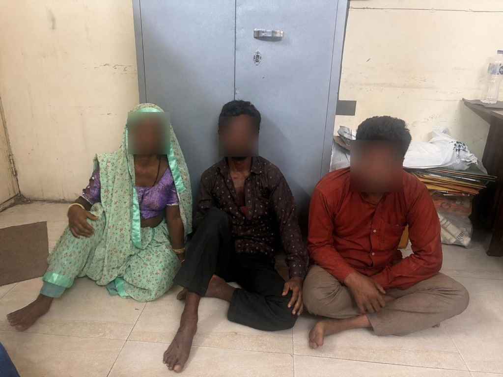बेटा दिलाने का झांसा, लाखों में नवजातों का सौदा… चाइल्ड ट्रैफिकिंग का खौफनाक खेल बेनकाब.. बेटा दिलाने का झांसा, लाखों में नवजातों का सौदा… चाइल्ड ट्रैफिकिंग का खौफनाक खेल बेनकाब..