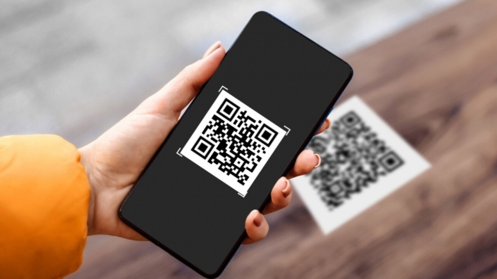 QR कोड स्कैन करते ही पैसे पहुंचे दूसरे खाते में? वायरल वीडियो का सच जानकर रह जाएंगे हैरान,, QR कोड स्कैन करते ही पैसे पहुंचे दूसरे खाते में? वायरल वीडियो का सच जानकर रह जाएंगे हैरान,,
