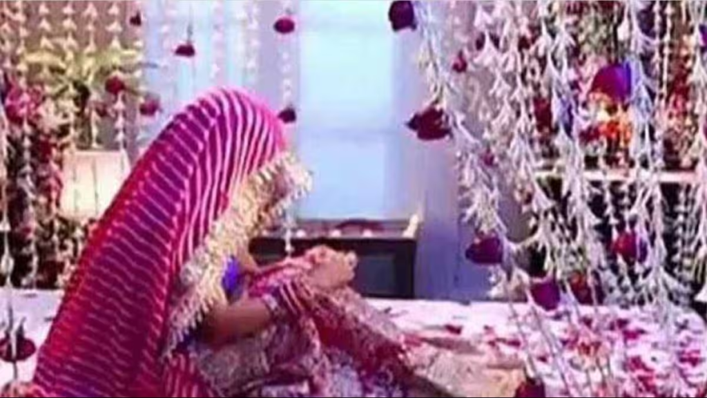 सुहागरात से पहले ही खुल गया पति का सबसे बड़ा राज! 2 दिन तक सोता रहा दूल्हा, फिर ससुर ने बहू से कही ऐसी बात कि पैरों तले खिसक गई जमीन.. सुहागरात से पहले ही खुल गया पति का सबसे बड़ा राज! 2 दिन तक सोता रहा दूल्हा, फिर ससुर ने बहू से कही ऐसी बात कि पैरों तले खिसक गई जमीन..