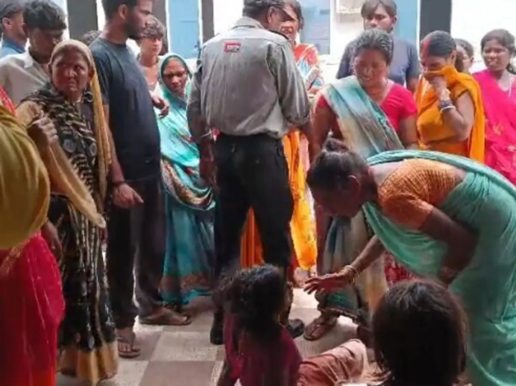 मां-बाप के झगड़े में गई बेटे की जान, पिता ने धारदार हथियार से की हत्या, आरोपी फरार.. मां-बाप के झगड़े में गई बेटे की जान, पिता ने धारदार हथियार से की हत्या, आरोपी फरार..