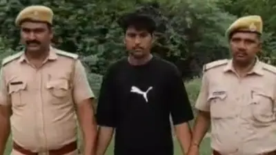 सिर्फ 5वीं पास, लेकिन साइबर ठगी से बना करोड़पति! 24 लोगों की गैंग खड़ी कर देशभर में फैला रखा था जाल.. सिर्फ 5वीं पास, लेकिन साइबर ठगी से बना करोड़पति! 24 लोगों की गैंग खड़ी कर देशभर में फैला रखा था जाल..