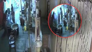 अन्नदान के लिए बन रहा था सांभर, अचानक खौलते बर्तन में गिरी महिला; इलाज के दौरान मौत अन्नदान के लिए बन रहा था सांभर, अचानक खौलते बर्तन में गिरी महिला; इलाज के दौरान मौत
