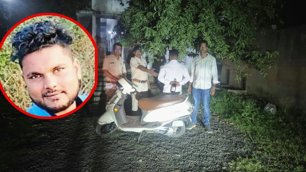 सागर: शराब की होम डिलीवरी करते 31 वर्षीय युवक को आबकारी टीम ने पकड़ा, स्कूटी समेत 80 हजार का माल जब्त. सागर: शराब की होम डिलीवरी करते 31 वर्षीय युवक को आबकारी टीम ने पकड़ा, स्कूटी समेत 80 हजार का माल जब्त.