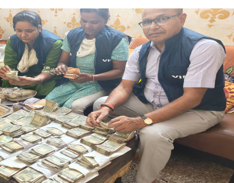 वैशाली की चिकित्सा पदाधिकारी पर रिश्वत लेने का आरोप, पटना आवास पर छापेमारी में 15 लाख से ज्यादा नकदी और गहने बरामद. वैशाली की चिकित्सा पदाधिकारी पर रिश्वत लेने का आरोप, पटना आवास पर छापेमारी में 15 लाख से ज्यादा नकदी और गहने बरामद.