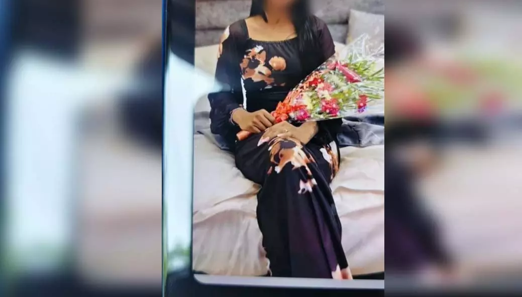 धमतरी में होटल के कमरा नंबर 106 में मिली युवती की लाश, शादी से मुकरने और प्रताड़ना के आरोप में प्रेमी गिरफ्तार. धमतरी में होटल के कमरा नंबर 106 में मिली युवती की लाश, शादी से मुकरने और प्रताड़ना के आरोप में प्रेमी गिरफ्तार.