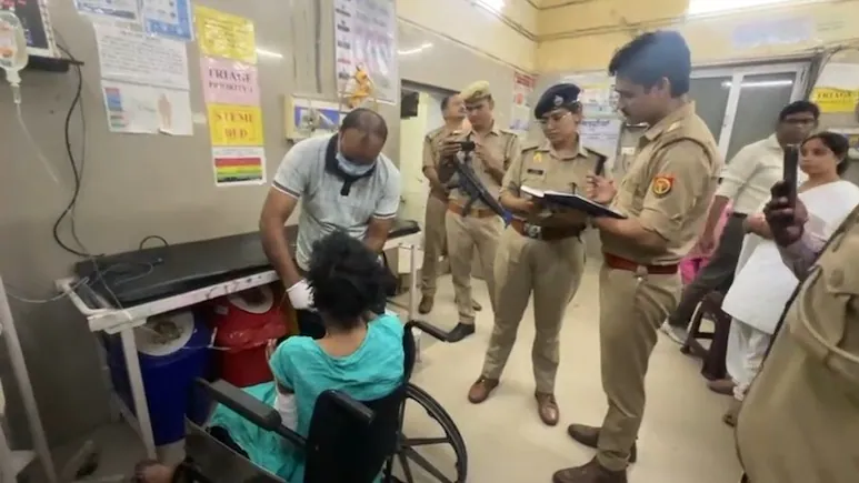 कानपुर: जली हुई महिला को भूत समझकर डरने लगे लोग, सच्चाई सामने आई तो उड़ गए सबके होश! कानपुर: जली हुई महिला को भूत समझकर डरने लगे लोग, सच्चाई सामने आई तो उड़ गए सबके होश!