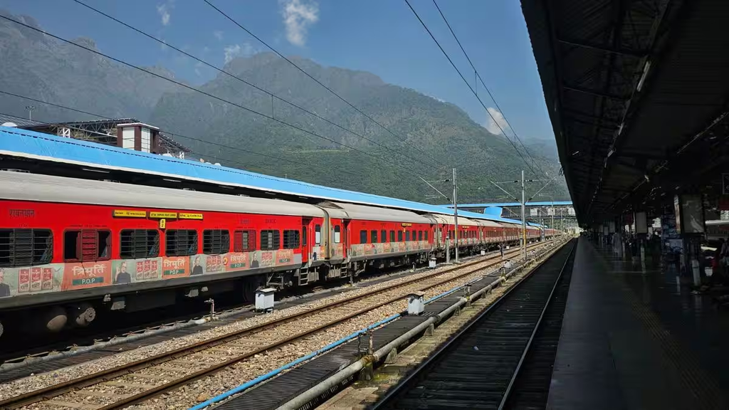 दुनिया के सबसे लंबे: नाम वाले रेलवे स्टेशन का नाम बोलना भी मुश्किल, फिर लोग इसे याद कैसे रखते हैं? दुनिया के सबसे लंबे: नाम वाले रेलवे स्टेशन का नाम बोलना भी मुश्किल, फिर लोग इसे याद कैसे रखते हैं?